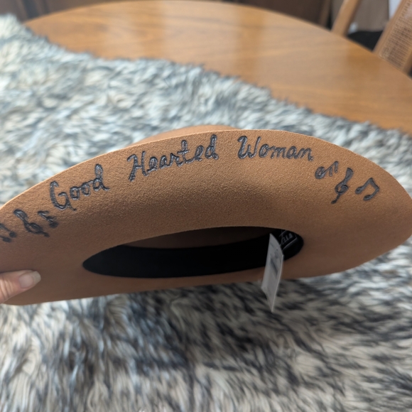 Wyeth Burned Hat- Waylon Jennings - Picture 5 of 6